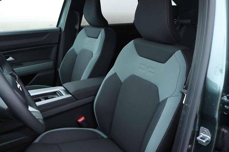 Dacia Bigster je posledním přírůstkem do modelové řady značky a zároveň její vlajkovou lodí.