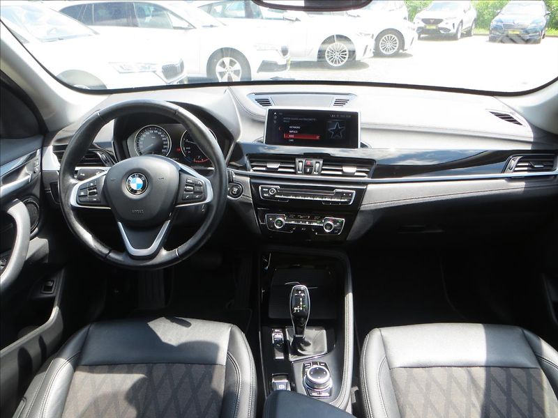 BMW X1 1,5 i sDrive AUT LED Navi ČR - fotka 27 z 27