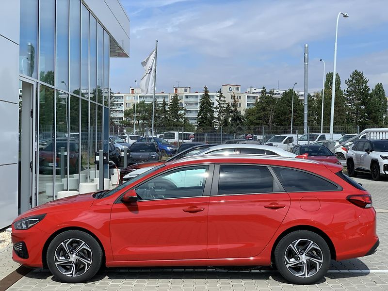 Hyundai i30 WG COMFORT 1.0 T-GDI 88kW DCT - fotka 14 z 25