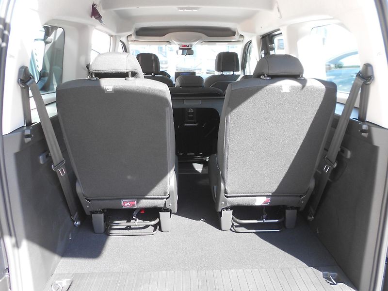 Peugeot Rifter LONG ALLURE HDi 130 MAN 7míst - fotka 8 z 9