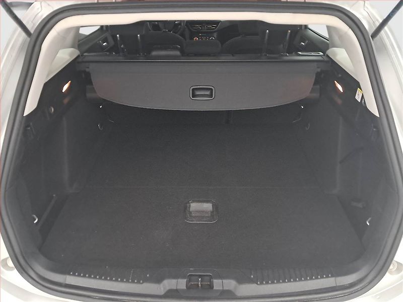 Ford Focus (2020) 1.5 EcoBlue, Tempomat - fotka 13 z 18