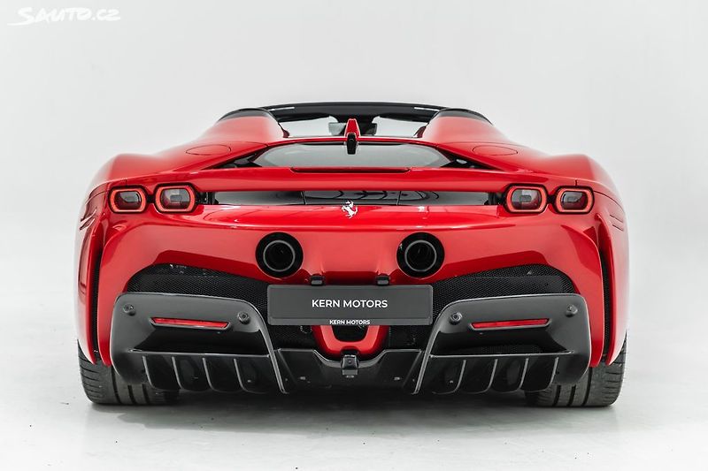 Ferrari SF90 Spider*FULL carbon*metalíza - fotka 3 z 47