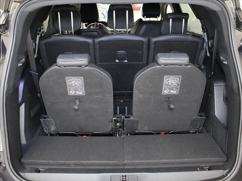 Peugeot 5008 1,6 PT 133kW 8AT GT-line 7míst - fotka 25 z 27