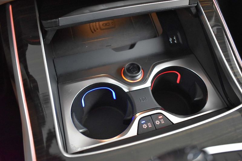 BMW X7 xD40d ///M*LASER*VZDUCH*HK*DPH - fotka 53 z 74