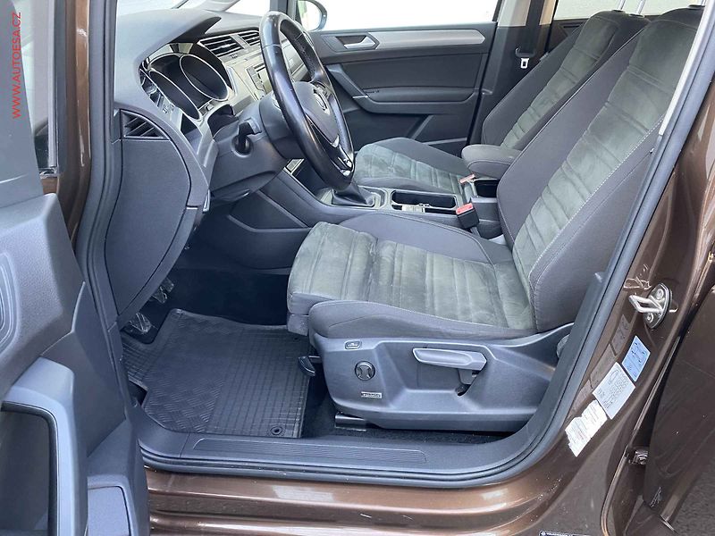 Volkswagen Touran (2016) 1.6 TDi, ČR, AC, tempo - fotka 9 z 16