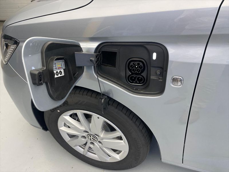 Volkswagen Caddy Life 1,5 TSI PHEV DSG - fotka 19 z 21
