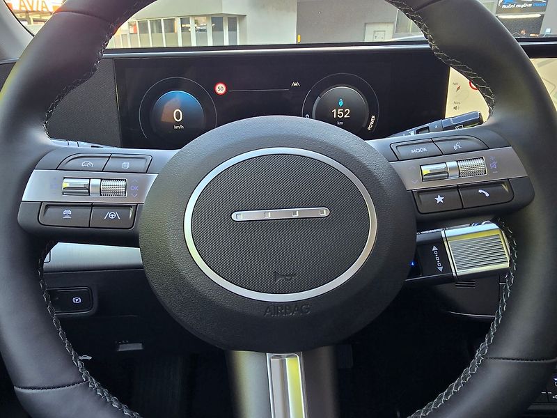 Hyundai Kona (2026) 64.8kwh Smart Range Clima - fotka 14 z 25