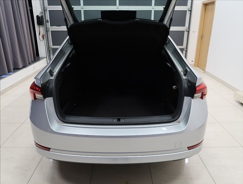 Škoda Octavia 2,0 TDI ČR 1 MAJITEL DPH - fotka 37 z 40