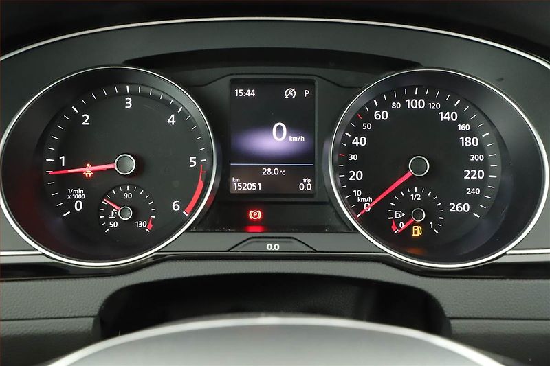 Volkswagen Passat (2019) 2.0 TDI, Automat, Kůže - fotka 8 z 21