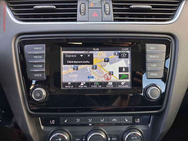 Škoda Octavia (2013) 1.6 TDi, Elegance, DSG, TZ - fotka 16 z 17
