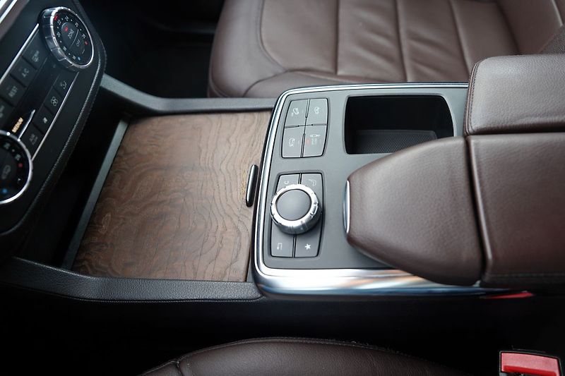 Mercedes-Benz GL 500 V8 AMG/4Matic/NOVÝ MOTOR - fotka 44 z 44