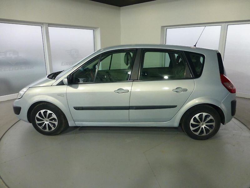 Renault Scénic (2004) 1,6 16V*DIGIKLIMA* - fotka 8 z 22