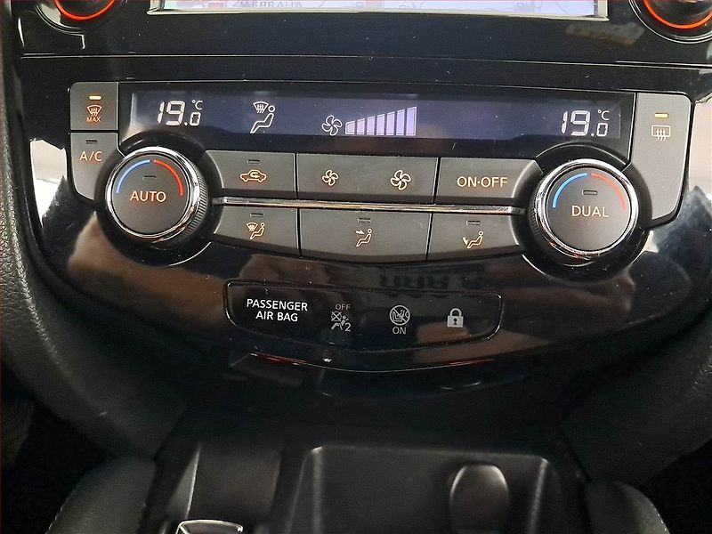 Nissan Qashqai (2017) 1.2 DIG-T, Kůže, Navi - fotka 17 z 22