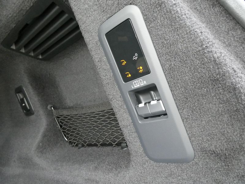 Land Rover Range Rover Sport (2026) 3,0 Dynamic SE D250 - fotka 33 z 37