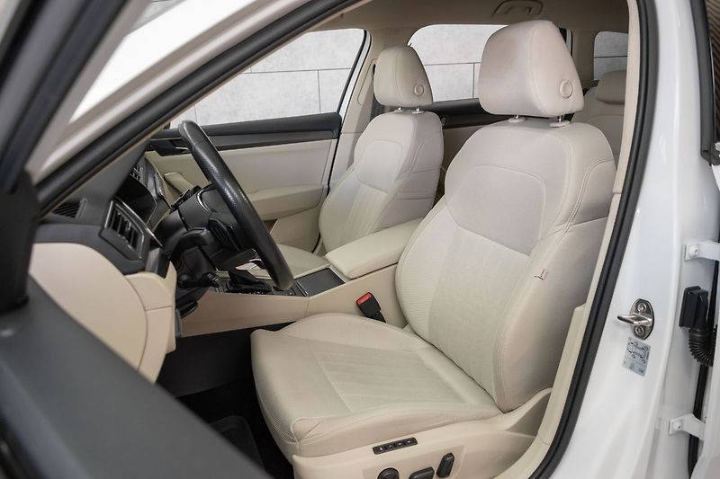 Škoda Superb TDI 147kW 4x4*STYLE*DPH*ČR 1.M - fotka 10 z 40