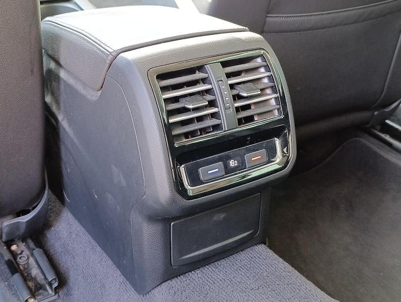 Volkswagen Passat 2.0TDI DSG ČR 1. MAJITEL DPH - fotka 14 z 30