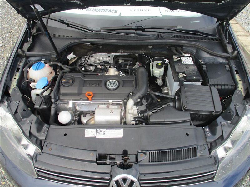 Volkswagen Golf 1,4 TSI, digi klima, servis, - fotka 21 z 28
