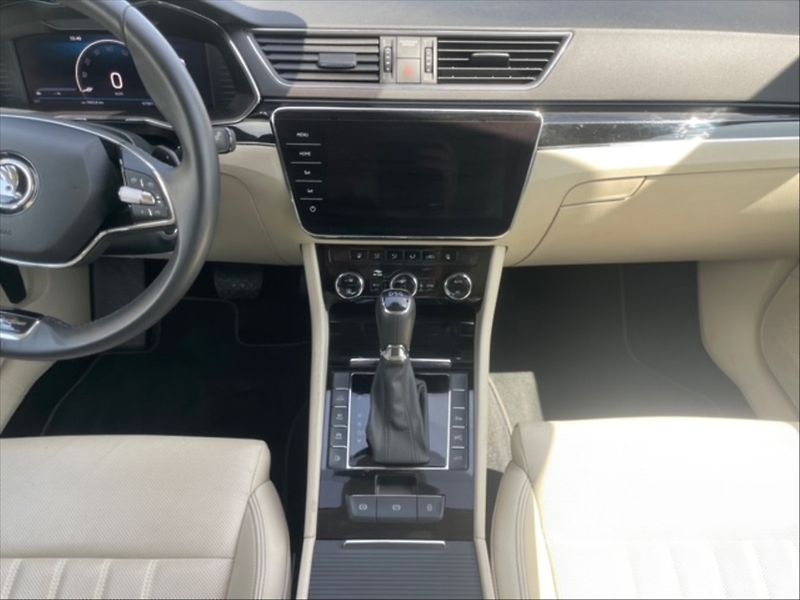 Škoda Superb 1,4 PHEV 160 L&K DSG - fotka 10 z 11