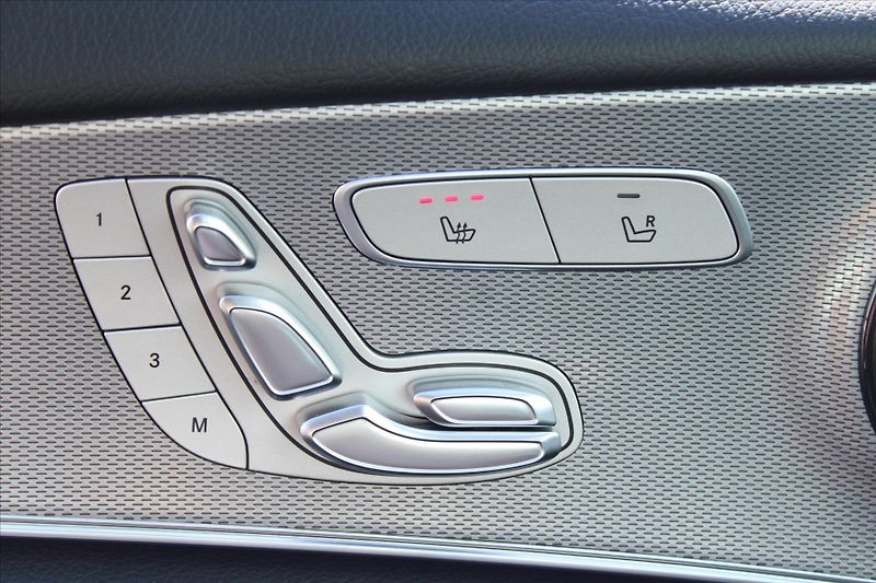 Mercedes-Benz Třídy E 200D AVANTGARDE SERVIS. KN. - fotka 28 z 30