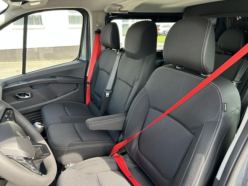 Renault Trafic (2026) CREW VAN L2H1 150k RED 6 míst - fotka 36 z 43