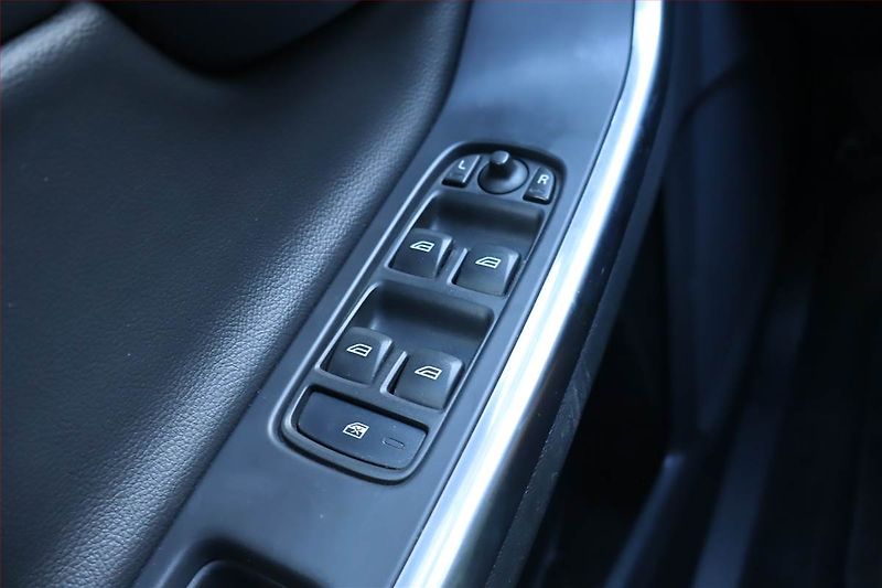 Volvo V60 (2015) D4 2.0, Automat, Serv.kniha - fotka 21 z 23