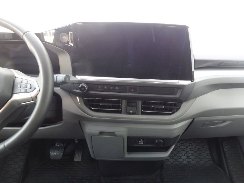 Volkswagen Caravelle (2025) Life DR 2,0 TDI 110kW 8AT - fotka 11 z 29