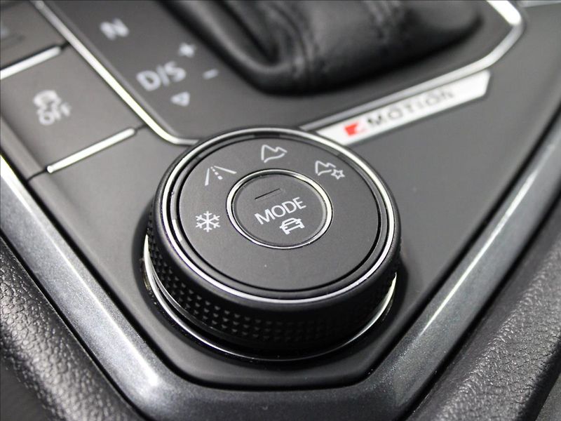 Volkswagen Tiguan 2,0 TSI 132KW DSG 1.majitel - fotka 26 z 40