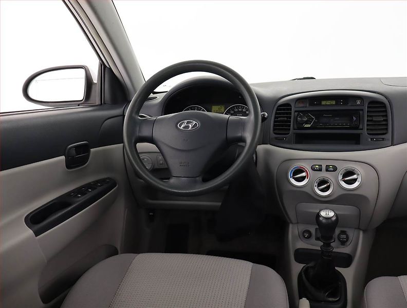 Hyundai Accent (2007) 1.4i, po STK, Klima - fotka 7 z 14