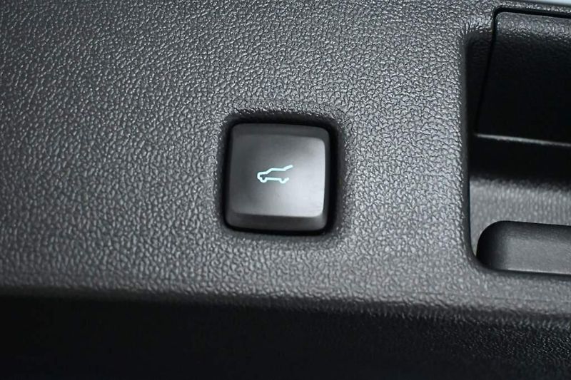 Ford Kuga (2023) 2.5 ST-LINE X LED VIRTUAL BO K - fotka 23 z 35