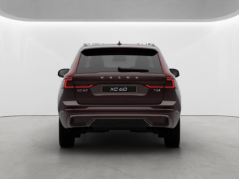 Volvo XC60 (2026) Plus Dark T6 335k,360kam, napp - fotka 5 z 12