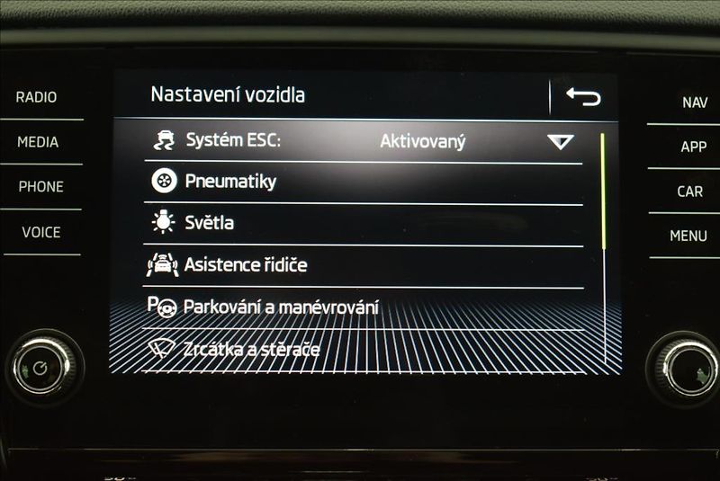 Škoda Octavia 1,6 TDi, DSG,NAVI,serviska, - fotka 24 z 40