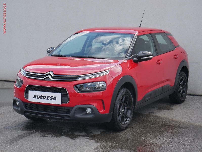 Citroën C4 Cactus (2018) 1.2 PT, ČR, servis.kniha, AC - fotka 3 z 19