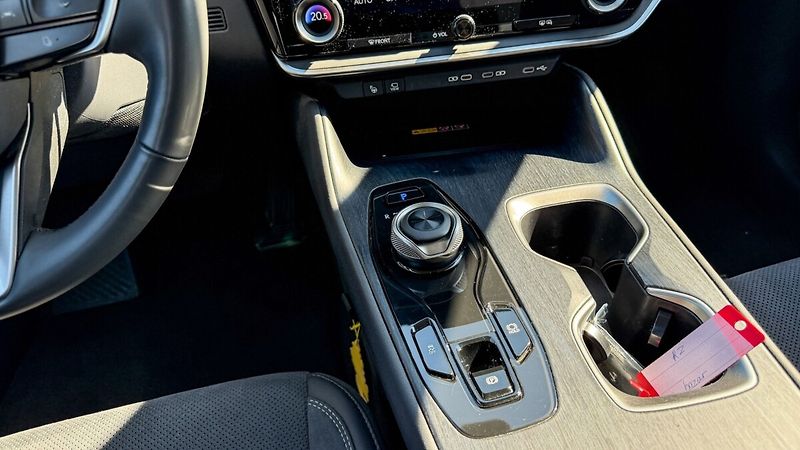 Lexus RZ 450e 450e LUXURY DIRECT4 - fotka 15 z 26