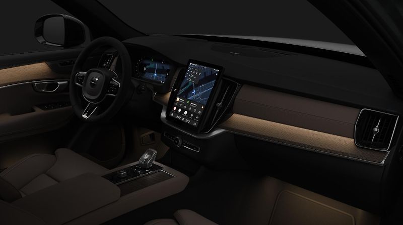 Volvo XC90 (2026) B5 AWD DARK PLUS AUT - fotka 12 z 14