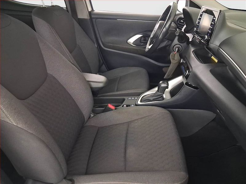 Toyota Yaris (2021) 1.5 Hybrid, Automat, ČR,1.maj - fotka 9 z 16