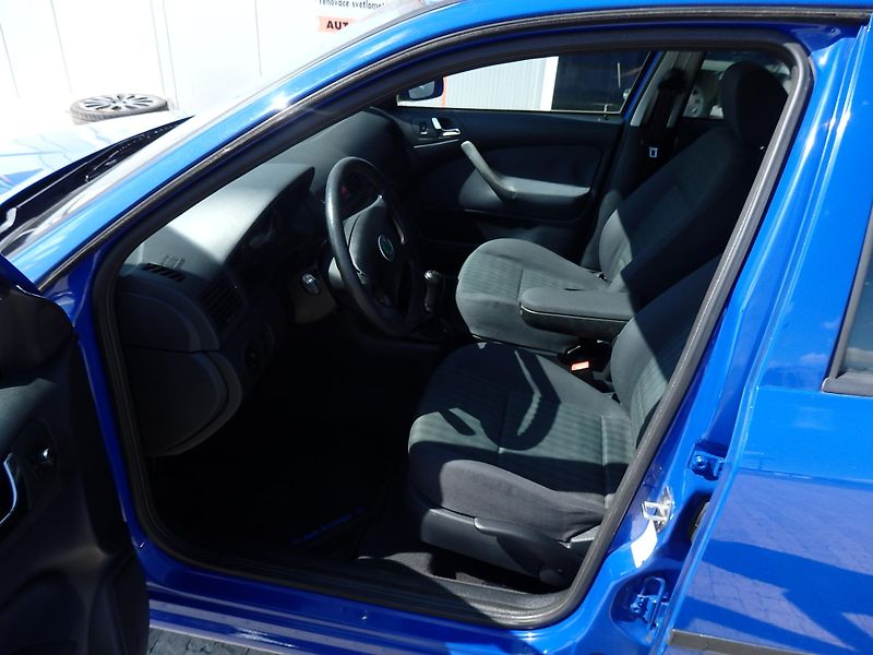 Škoda Octavia 1.9 TDI 66 kW ABS, ESP - fotka 6 z 14