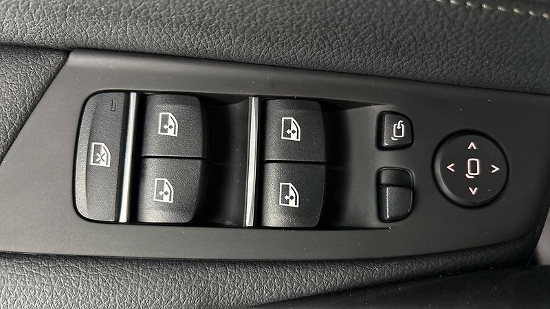 BMW Řada 5 540d AUT xDrive M-sport Tourin - fotka 23 z 33
