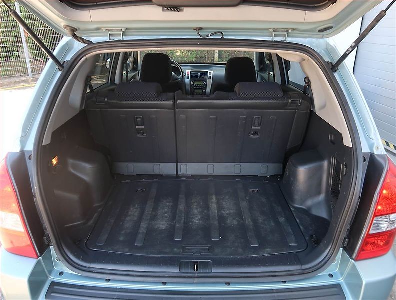 Hyundai Tucson (2009) 2.0 i, 4X4 - fotka 13 z 20