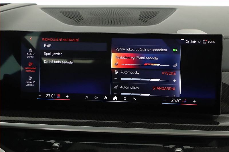 BMW X7 (2023) xDrive40i, 7Míst, Vzduch, 360° - fotka 17 z 20