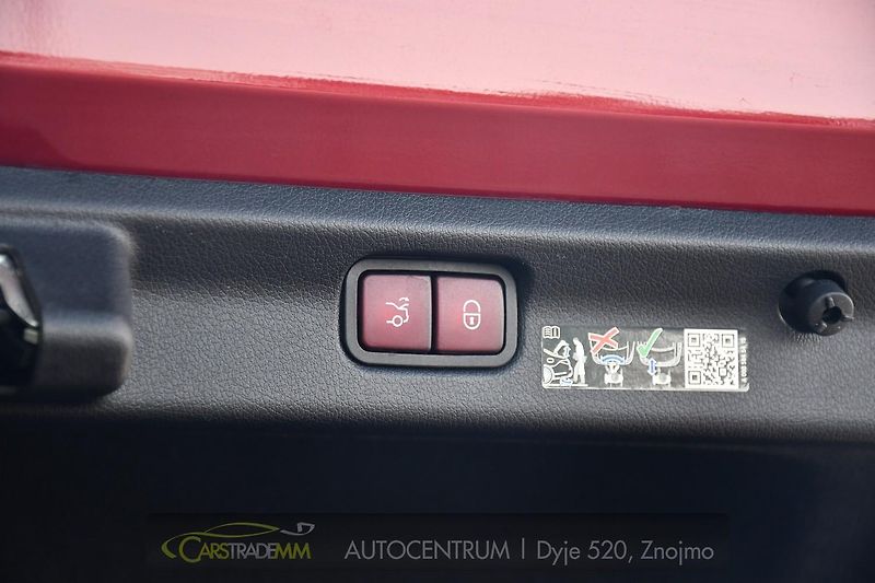 Mercedes-Benz EQE 43AMG HUD 1M PANORAMA - fotka 54 z 60