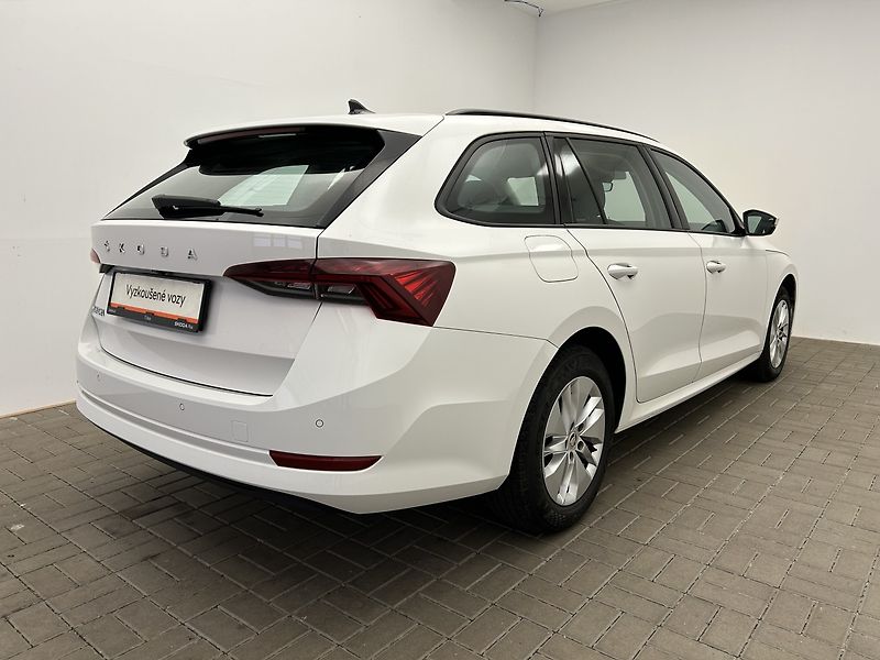 Škoda Octavia 1.5 TSI Ambition - fotka 2 z 26