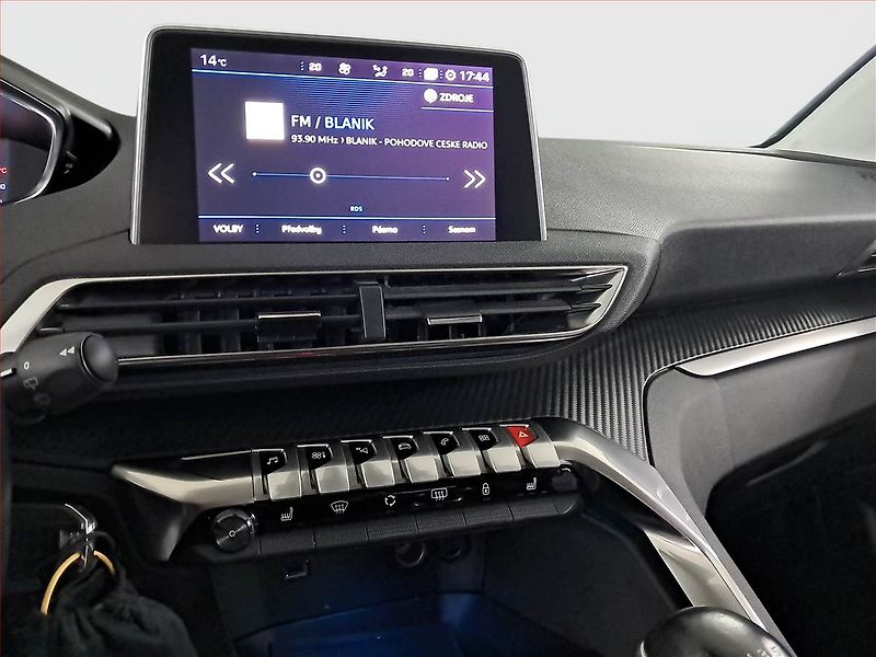 Peugeot 3008 (2020) 1.5 BlueHDi, Navi, Tempomat - fotka 12 z 19