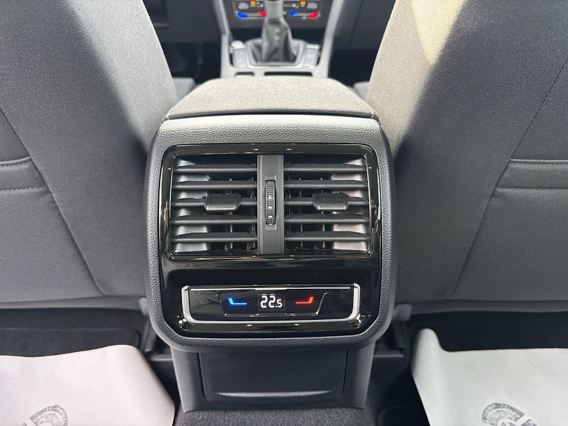 Volkswagen Passat (2022) Variant 1,5TSI EVO Business ČR - fotka 25 z 28