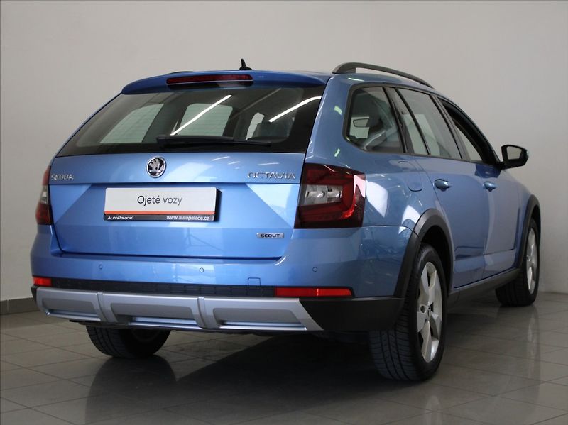 Škoda Octavia 2,0 TDi 135kW 4x4 DSG Scout - fotka 3 z 33
