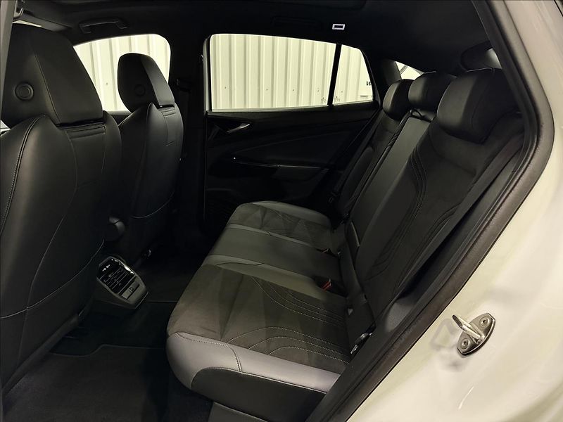Volkswagen ID.5 150kW PRO PERF. PANO TČ MATRIX - fotka 36 z 46