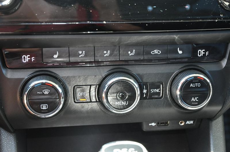 Škoda Octavia III 2.0TDi 110kW KOMBI Automat - fotka 18 z 23