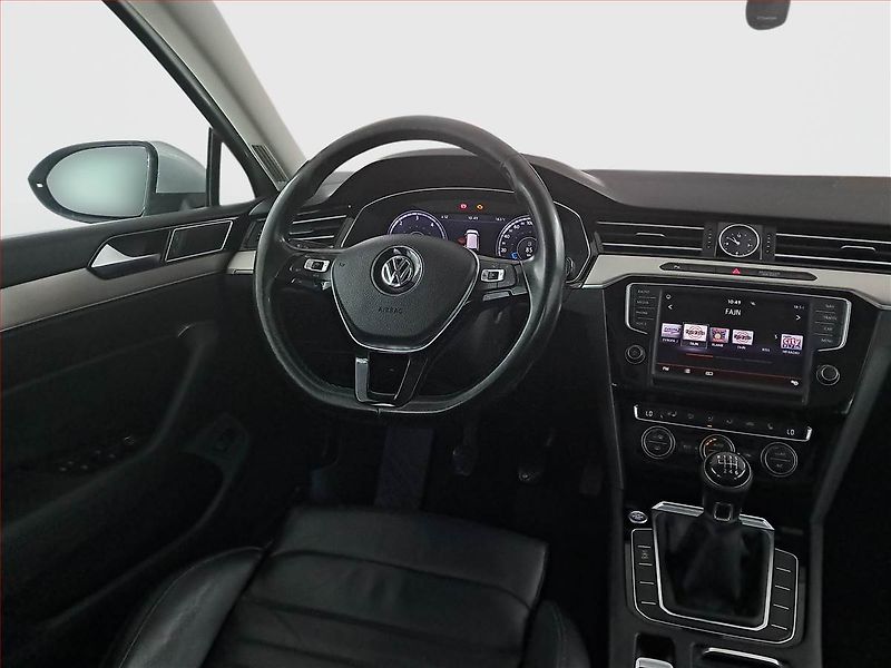 Volkswagen Passat (2015) Highline 2.0 TDI, Navi - fotka 7 z 20