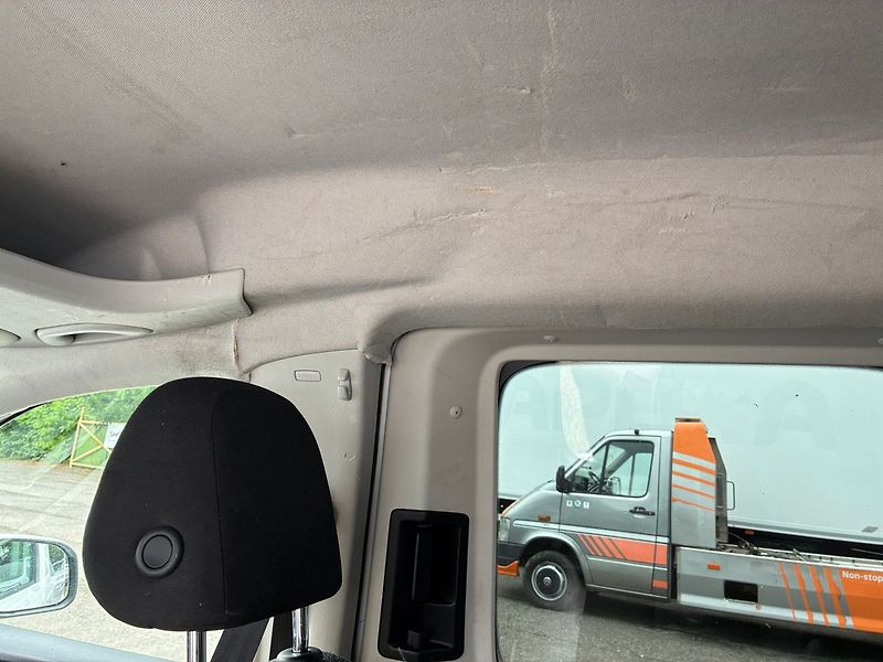 Volkswagen Caddy 2.0 TDi LONG 5 míst ČR DPH - fotka 10 z 18