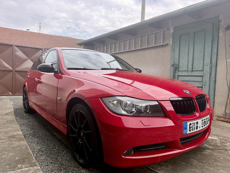BMW Řada 3 (2006) 320d - fotka 3 z 22
