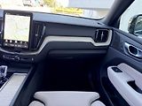 Volvo XC60 B5 AWD PLUS DARK // REZERVACE  - náhled 21